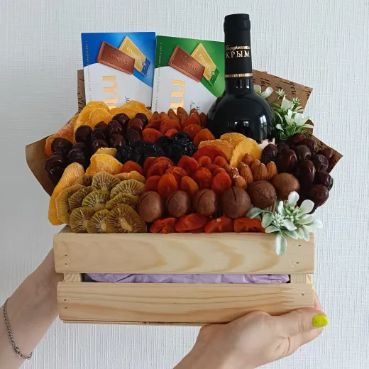 Ящик с сухофруктами