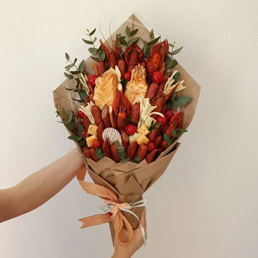 Букет из вкусных закусок