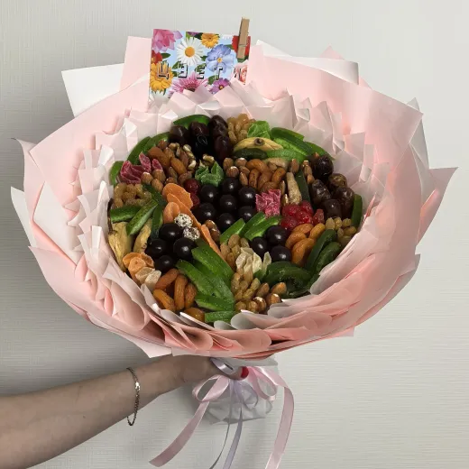 Букет из сухофруктов и орехов